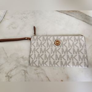 Michael Kors wristlet